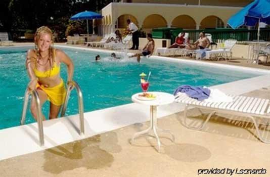 Cardiff Hotel And Spa Runaway Bay Kültér fotó