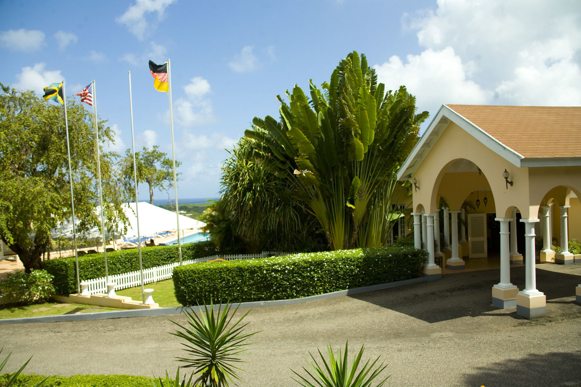 Cardiff Hotel And Spa Runaway Bay Kültér fotó